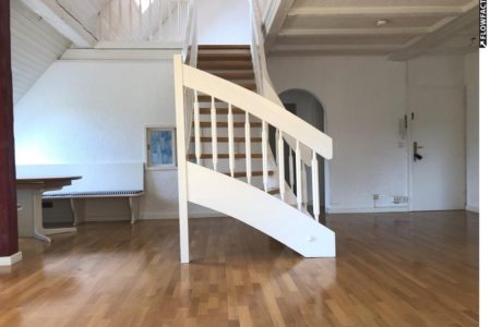 Treppe zur 2. Etage
