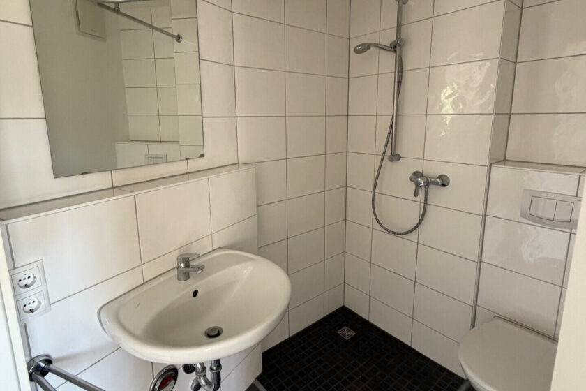 Badezimmer mit Dusche