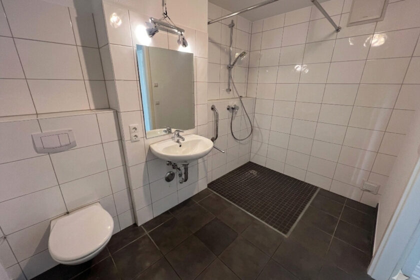Badezimmer mit Dusche